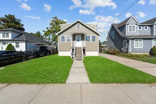 109 Laurel St, Patchogue, NY 11772 - Photo 2