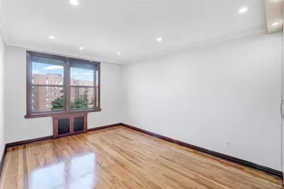 141-30 84 Road #5E, Briarwood, NY 11435 - Photo 4