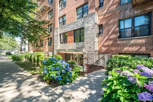 141-30 84th Rd, Briarwood, NY 11435 - Photo 12