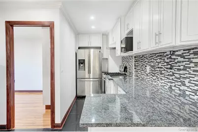 141-30 84 Road #5E, Briarwood, NY 11435 - Photo 8