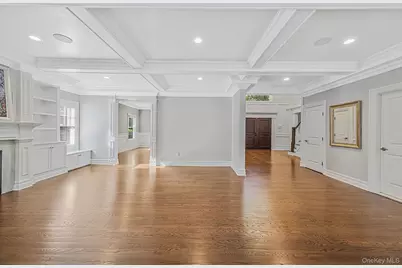 4 Carriage Court, Dix Hills, NY 11746 - Photo 14