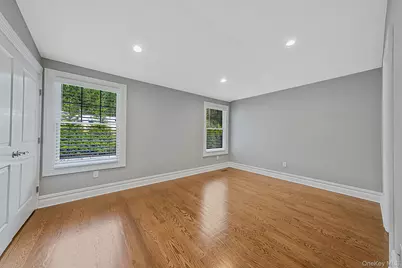 4 Carriage Court, Dix Hills, NY 11746 - Photo 28