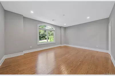 4 Carriage Court, Dix Hills, NY 11746 - Photo 30