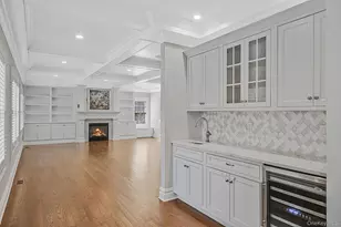 4 Carriage Ct, Dix Hills, NY 11746 - Photo 18