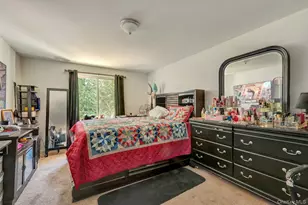 392 Birchwood Rd, Medford, NY 11763 - Photo 10