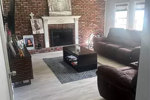 209 Old Post Dr, Hauppauge, NY 11788 - Photo 10