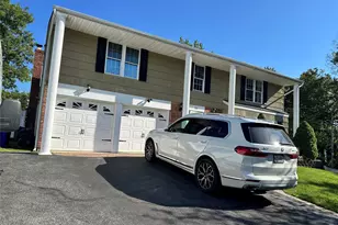 209 Old Post Dr, Hauppauge, NY 11788 - Photo 2