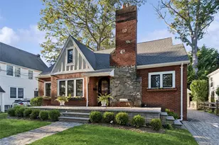 19 Margaret Blvd, Merrick, NY 11566 - Photo 2