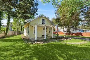 242 Bayview Dr, Mastic Beach, NY 11951 - Photo 16