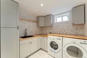 1460 Tyler Ave, East Meadow, NY 11554 - Photo 20