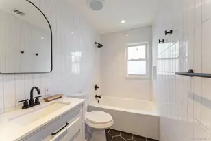 1460 Tyler Ave, East Meadow, NY 11554 - Photo 14