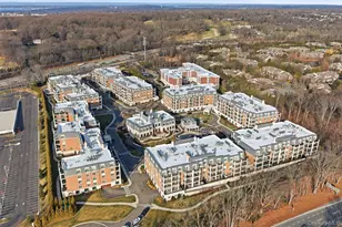 6000 Royal Ct, North Hills, NY 11040 - Photo 42