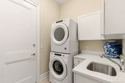 6000 Royal Court #6303, North Hills, NY 11040 - Photo 28