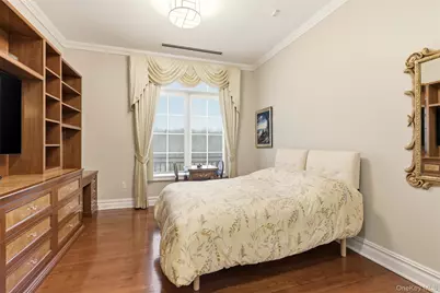 6000 Royal Court #6303, North Hills, NY 11040 - Photo 32