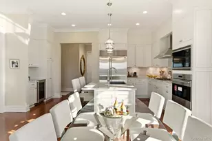 6000 Royal Ct, North Hills, NY 11040 - Photo 8