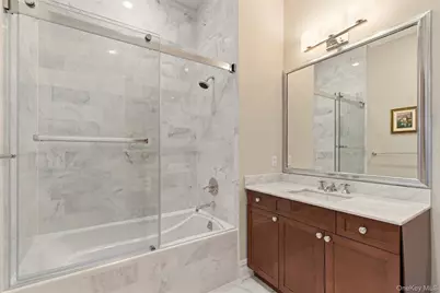 6000 Royal Court #6303, North Hills, NY 11040 - Photo 34
