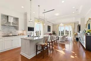 6000 Royal Ct, North Hills, NY 11040 - Photo 4