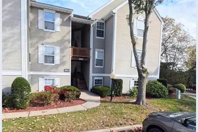 1020 Washington Green, New Windsor, NY 12553 - Photo 2