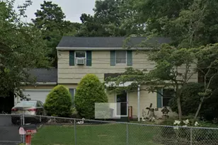 4 Johnson Ct, Centereach, NY 11720 - Photo 2