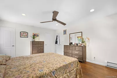 94 Phipps Lane, Plainview, NY 11803 - Photo 26