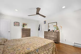 94 Phipps Ln, Plainview, NY 11803 - Photo 26