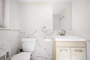 94 Phipps Ln, Plainview, NY 11803 - Photo 22