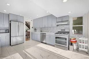 94 Phipps Ln, Plainview, NY 11803 - Photo 12