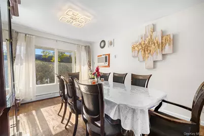 94 Phipps Lane, Plainview, NY 11803 - Photo 16