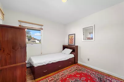 94 Phipps Lane, Plainview, NY 11803 - Photo 32