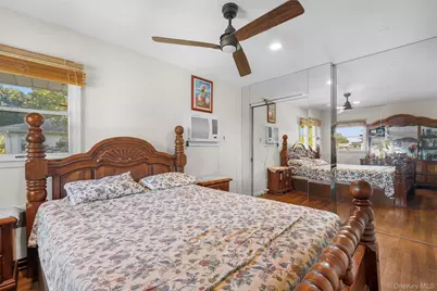 94 Phipps Lane, Plainview, NY 11803 - Photo 30