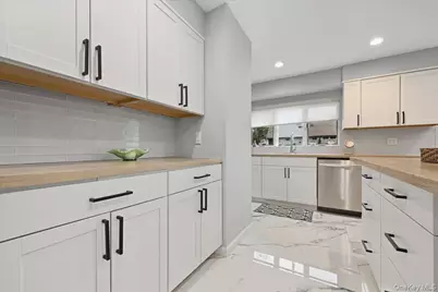 16 Ridge Drive E, Roslyn, NY 11576 - Photo 8