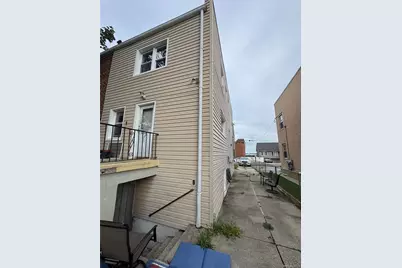 727 Clarence Avenue, Bronx, NY 10465 - Photo 4