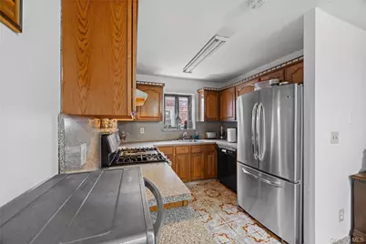 1815 Mahan Avenue, Bronx, NY 10461 - Photo 8