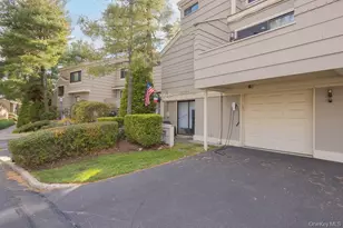 152 Branchwood Ln, Nanuet, NY 10954 - Photo 2