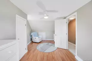 131 Lee Ave, Hicksville, NY 11801 - Photo 18