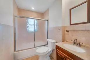 131 Lee Ave, Hicksville, NY 11801 - Photo 16