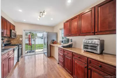 131 Lee Avenue, Hicksville, NY 11801 - Photo 12