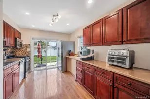 131 Lee Ave, Hicksville, NY 11801 - Photo 12