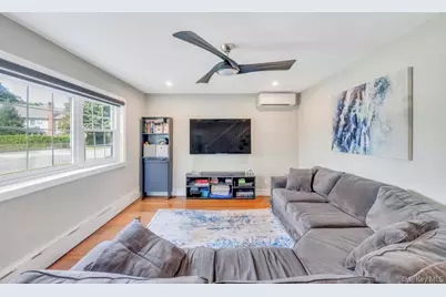 131 Lee Avenue, Hicksville, NY 11801 - Photo 6