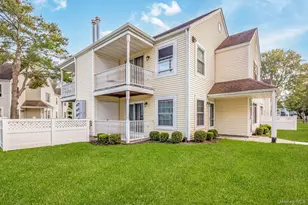 5 Fairview Cir, Middle Island, NY 11953 - Photo 2