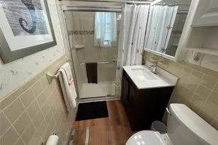 107 Mariners Way, Copiague, NY 11726 - Photo 20