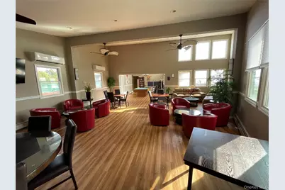 107 Mariners Way, Copiague, NY 11726 - Photo 24