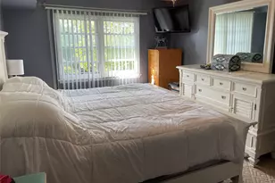 107 Mariners Way, Copiague, NY 11726 - Photo 18