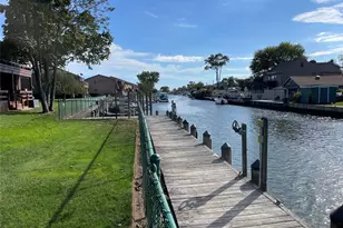 107 Mariners Way, Copiague, NY 11726 - Photo 22