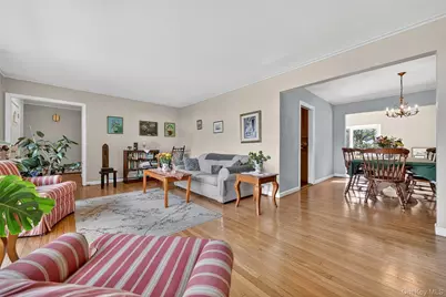 14 Halsey Place, Valhalla, NY 10595 - Photo 12