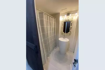 2923 N Mickle Avenue, Bronx, NY 10469 - Photo 14