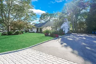 28 S Pine Lake Dr, Patchogue, NY 11772 - Photo 2