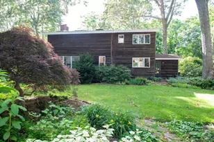1045 Wagon Wheel Ln, Cutchogue, NY 11935 - Photo 2
