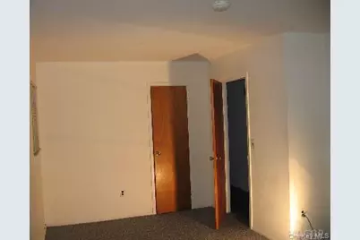 540 Oak Street, Copiague, NY 11726 - Photo 10