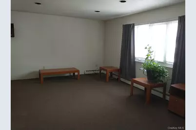 540 Oak Street, Copiague, NY 11726 - Photo 4